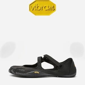 Vibram Black FiveFingers Toe Shoes 39 (7.5-8)